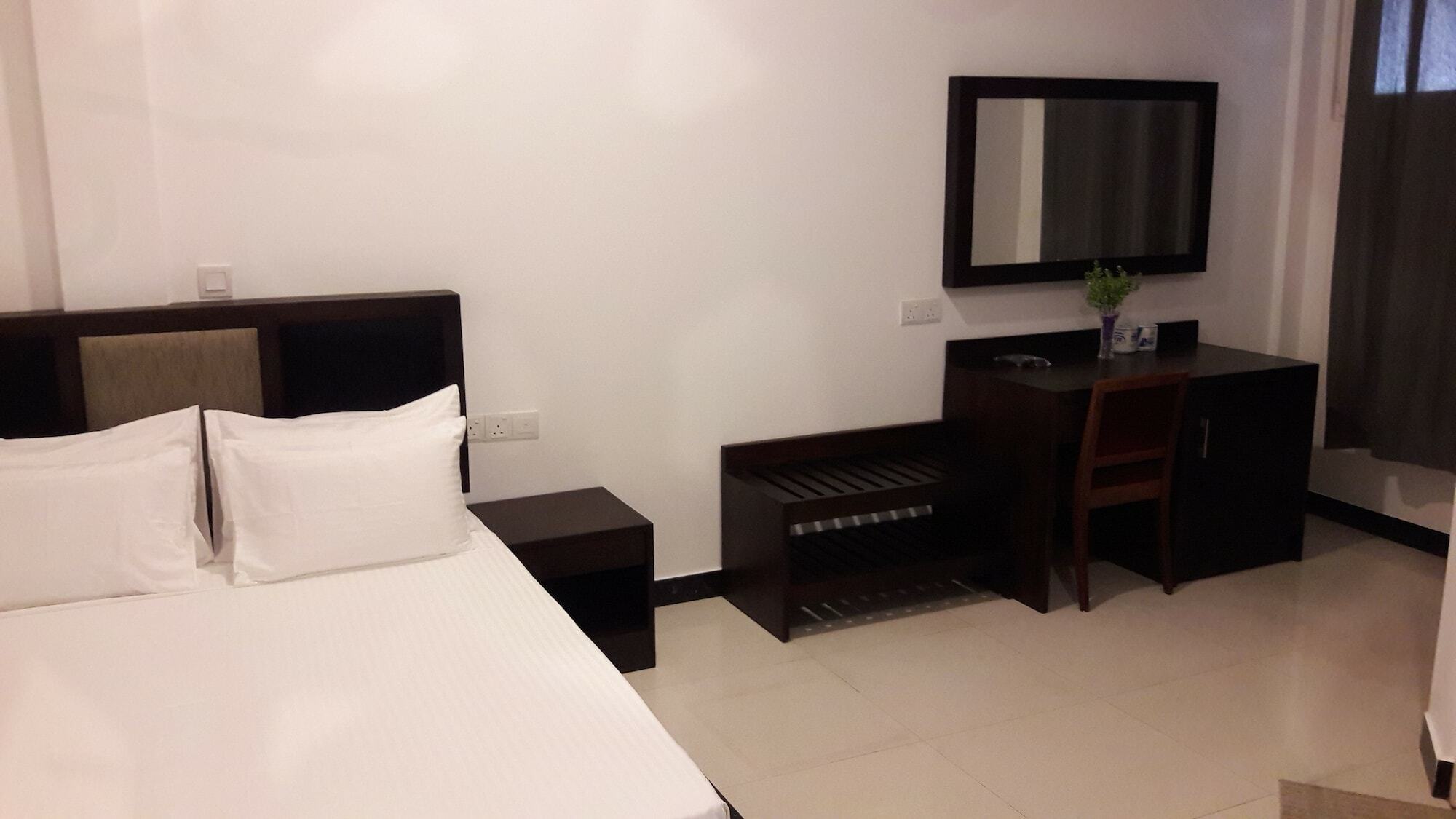 Hotel 198 Negombo Exterior foto